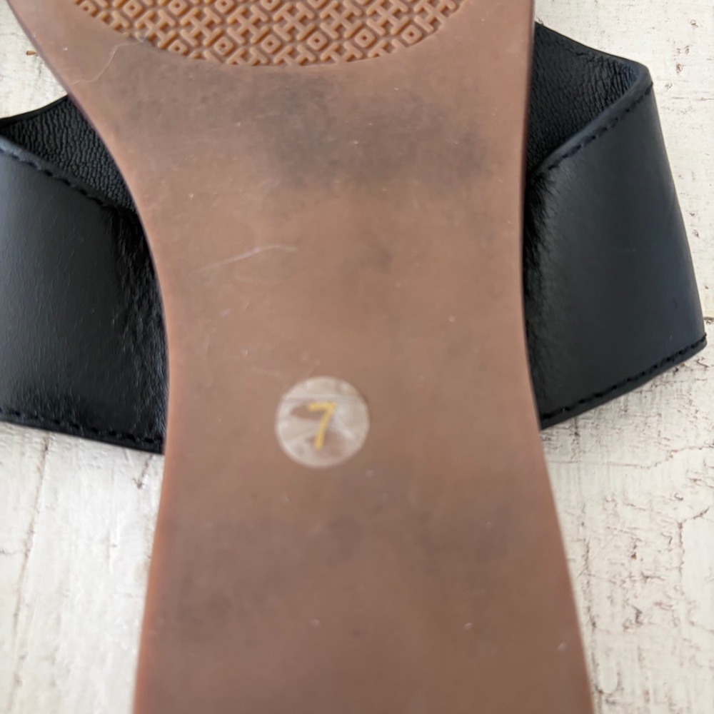Tory Burch Weston Sandals size 7 Black Leather Front‎ Logo Flat Thong Toe Post - Picture 8 of 12